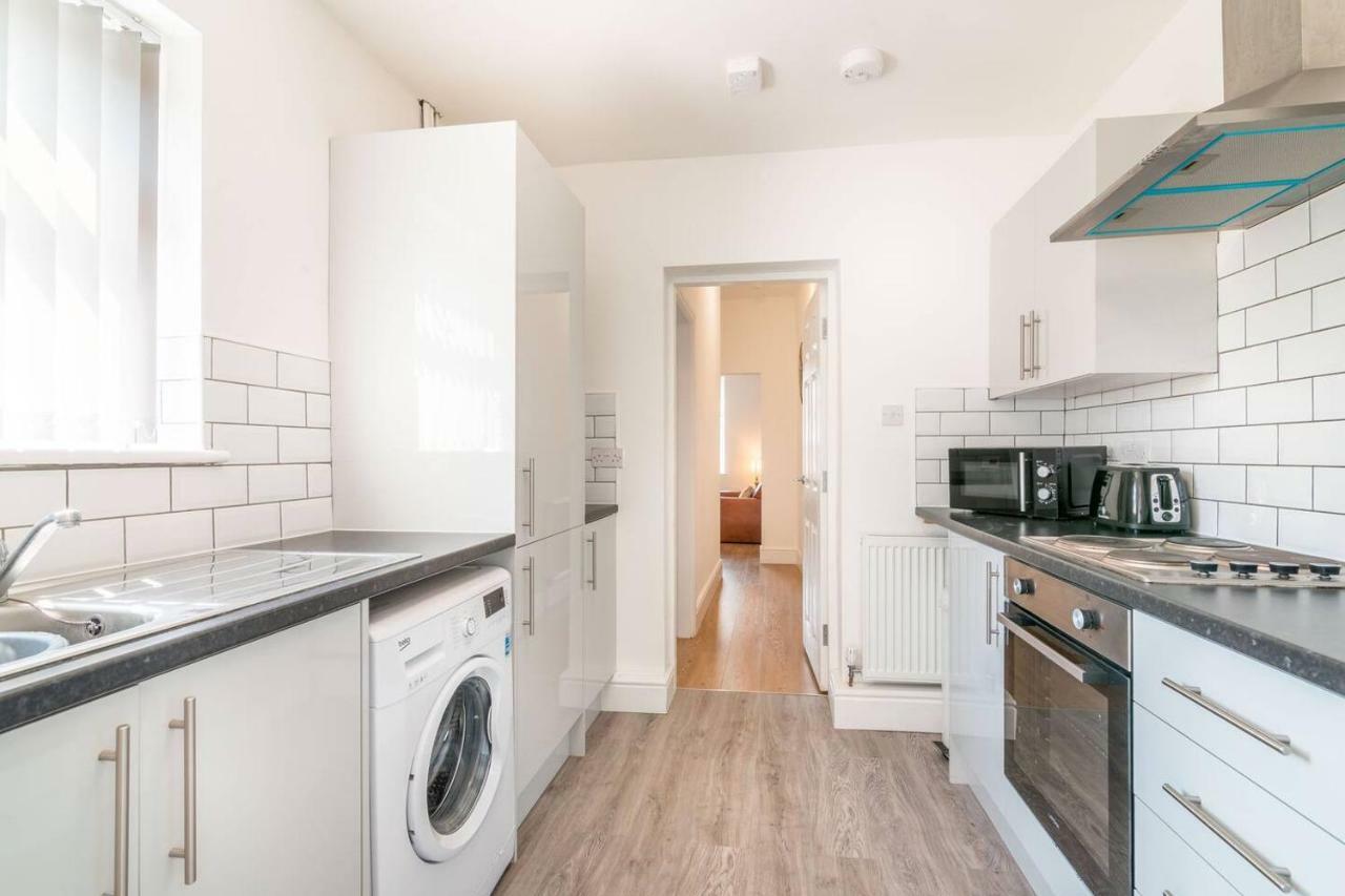 Platform Port Area Apartment 1 With Free Street Parking 킹스턴어폰헐 외부 사진